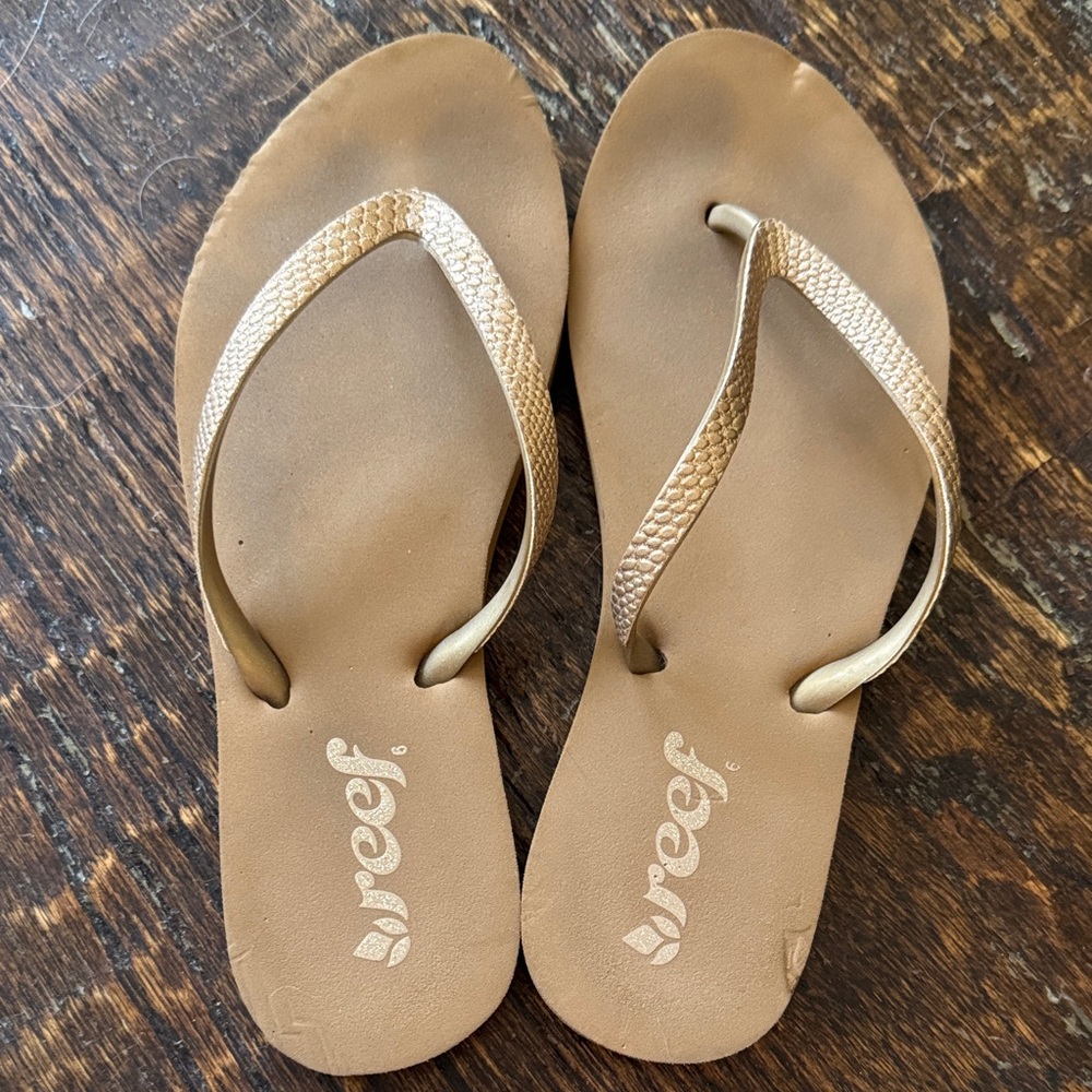 Reef Women's Gold Bronze Sandals Flip Flops sz 6